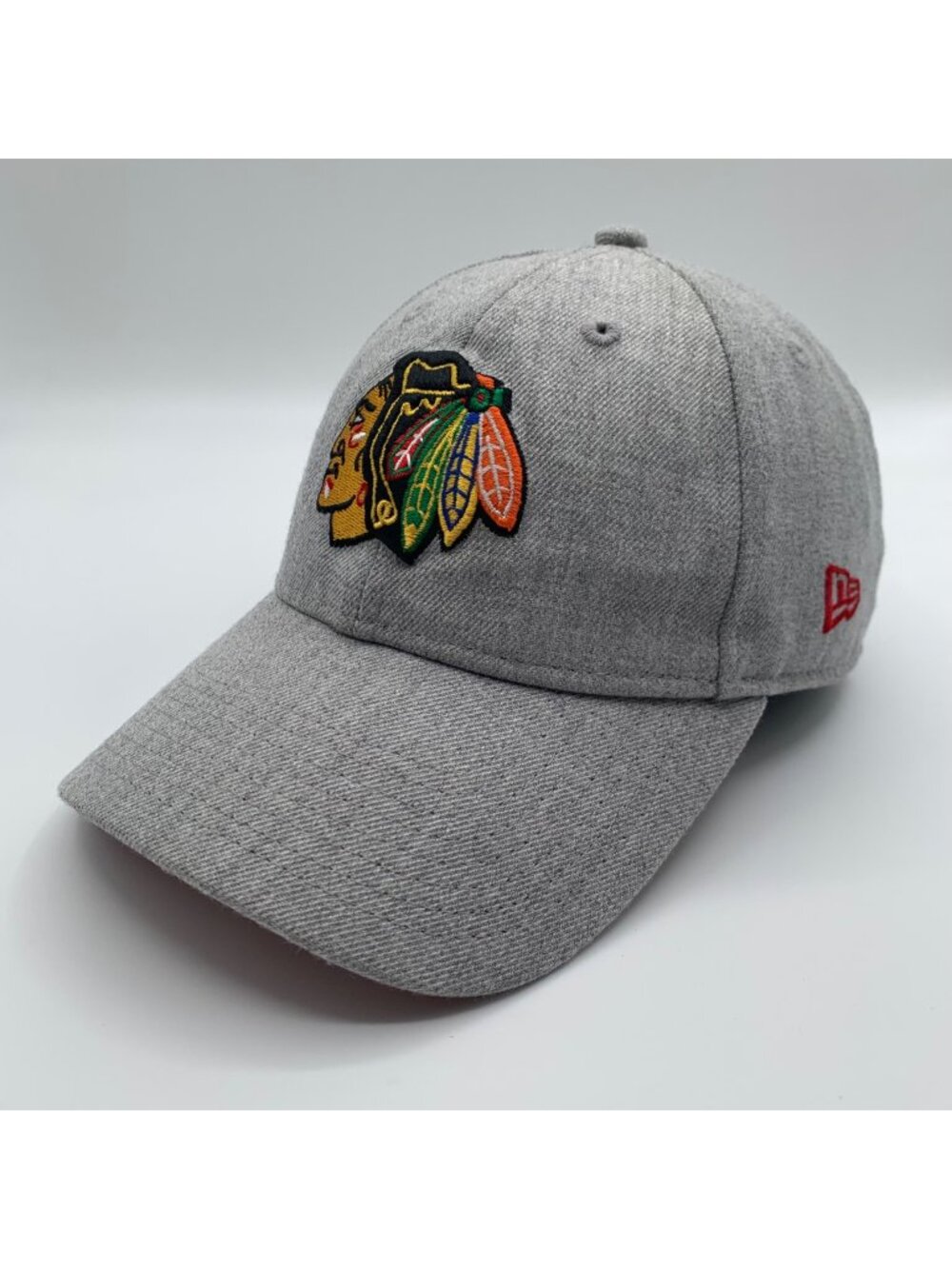 Chicago Blackhawks NHL Gray New Era 9Twenty Relaxed Fit Strapback Hat